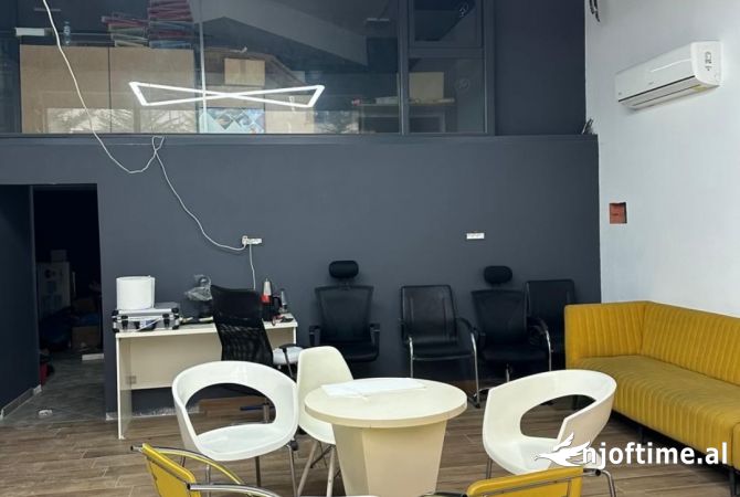 Ambiente Commerciale in Affitto 1+1 a Tirana - 500 Euro