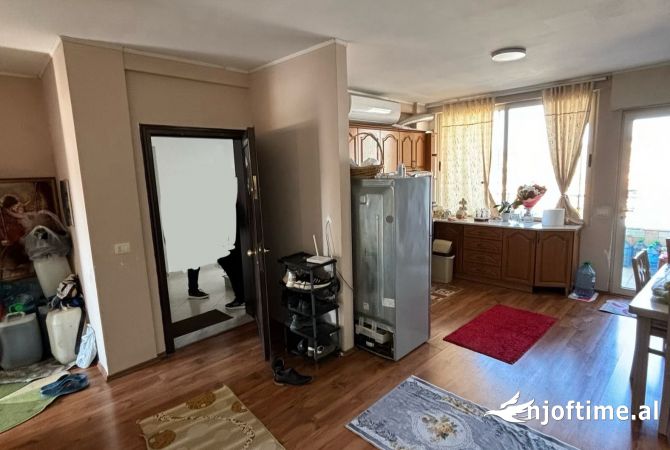 Shtepi ne shitje Apartament ne Tirane, 2+1, Mobilimi E mobiluar, Pagesa 140,000  Euro.