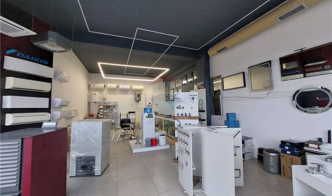 Jepet me qira dyqan buze rruges kryesore ne Astir 