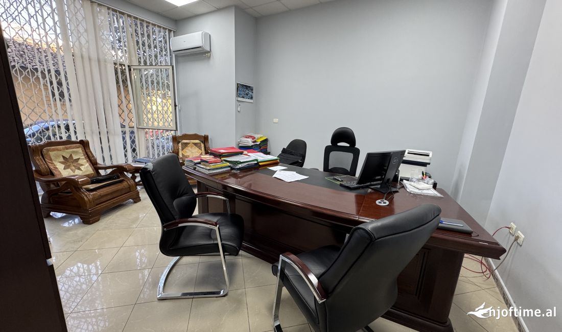 Ambjent biznesi per qira tek Rruga Siri Kodra , Selvia !