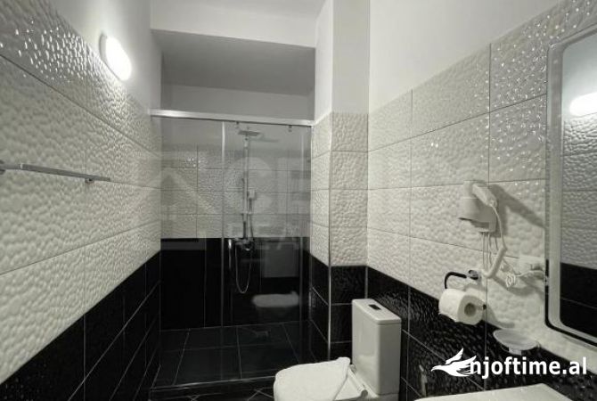 Hotel + Bar Kafer per qira ne Qender te Kombinatit !