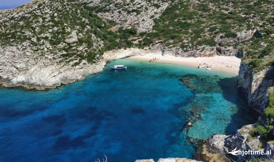 Okazion !!! Toke per shitje shume prane detit ne Orikum ! 