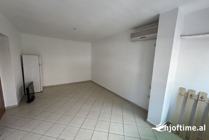Apartament 1+1+depo+kuzhine te vecuar per shitje tek Rruga Dibres per vetem 94'900Euro !
