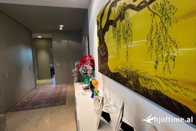 Shtepi ne shitje Penthose(kati i fundit panoramik) ne Tirane, 3+1, Mobilimi E mobiluar, Pagesa 599,900  Euro.