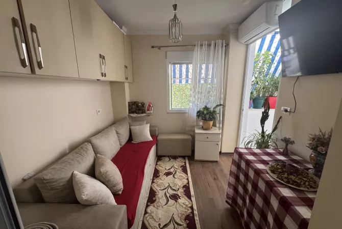 Shtepi ne shitje Apartament ne Tirane, 3+1, Mobilimi E mobiluar, Pagesa 129,000  Euro.