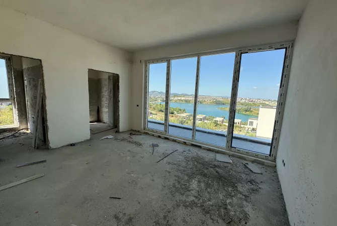 Shtepi ne shitje Vila Luksoze ne Tirane, 3+1, Mobilimi Bosh, pa mobiluar, Pagesa 540,000  Euro.