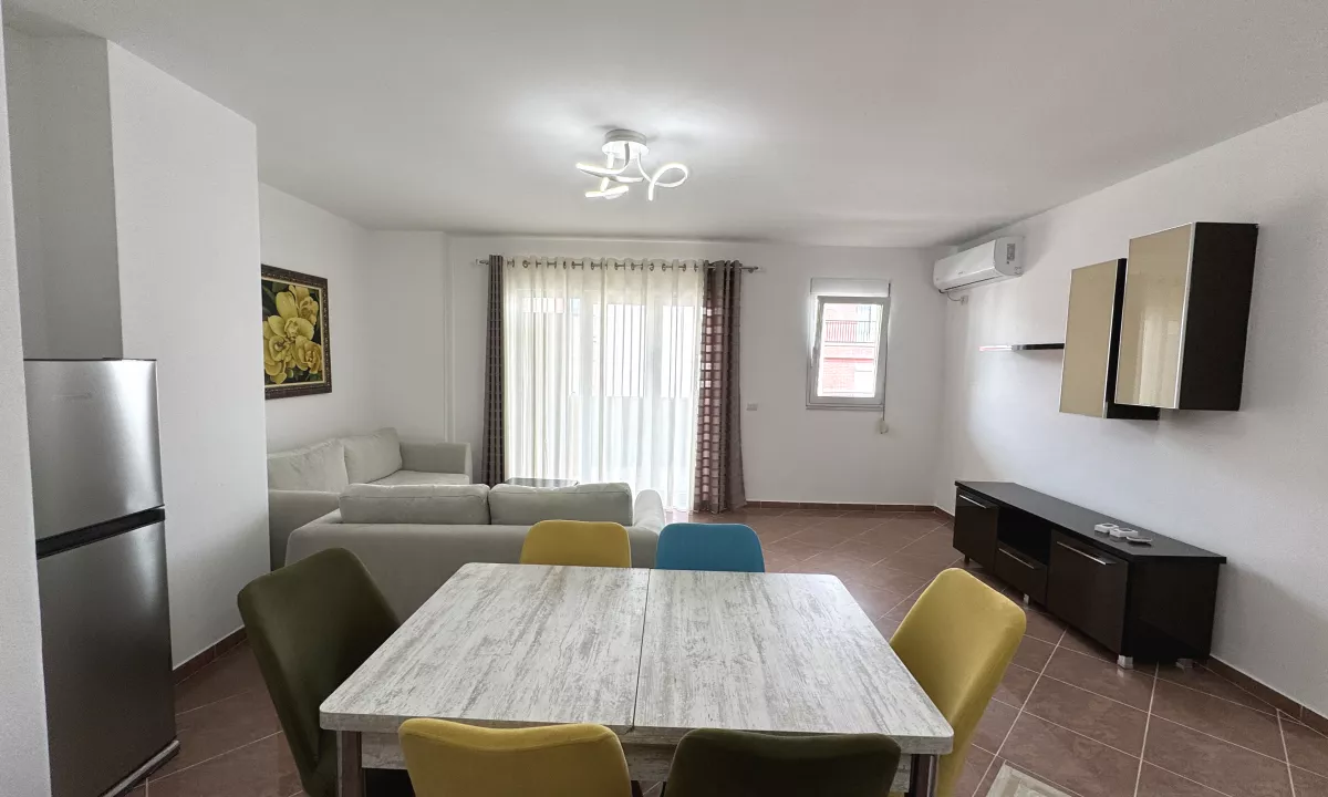 Shtepi ne shitje Apartament ne Tirane, 2+1, Mobilimi E mobiluar, Pagesa 189,000  Euro.