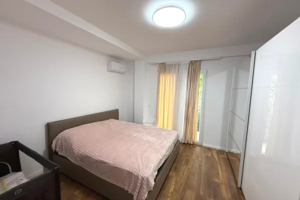 Shtepi me qera Apartament ne Tirane, 1+1, Mobilimi E mobiluar, Pagesa 550  Euro.