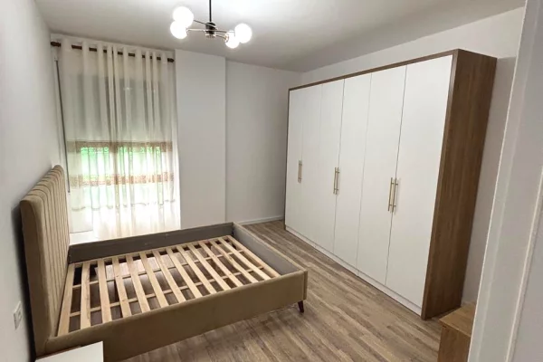 Shtepi me qera Apartament ne Tirane, 1+1, Mobilimi E mobiluar, Pagesa 55,000  Leke.
