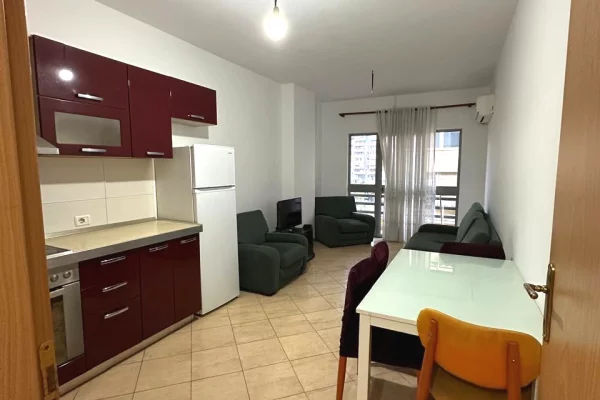 Shtepi me qera Apartament ne Tirane, 1+1, Mobilimi E mobiluar, Pagesa 40,000  Leke.