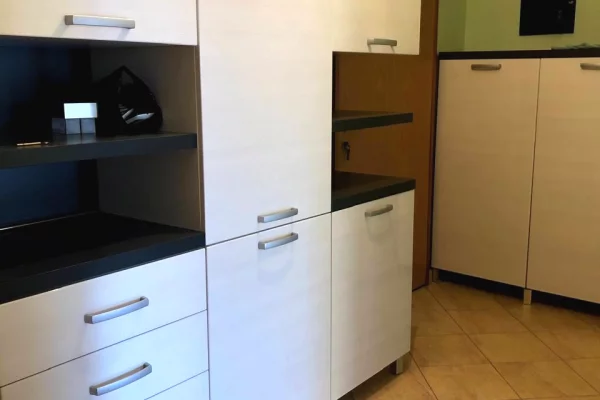 Shtepi me qera Apartament ne Tirane, 1+1, Mobilimi E mobiluar, Pagesa 40,000  Leke.