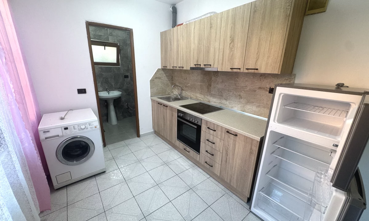Shtepi me qera Apartament ne Tirane, 1+1, Mobilimi E mobiluar, Pagesa 45,000  Leke.