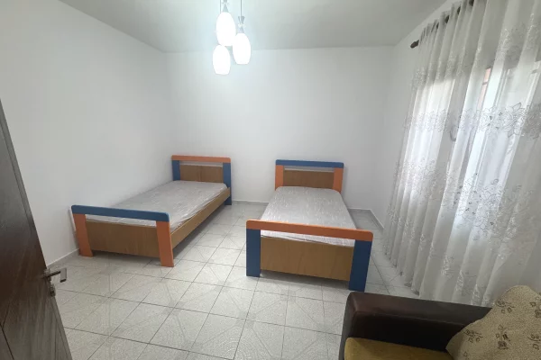 Shtepi me qera Apartament ne Tirane, 1+1, Mobilimi E mobiluar, Pagesa 45,000  Leke.