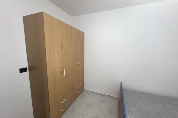 Shtepi me qera Apartament ne Tirane, 1+1, Mobilimi E mobiluar, Pagesa 45,000  Leke.