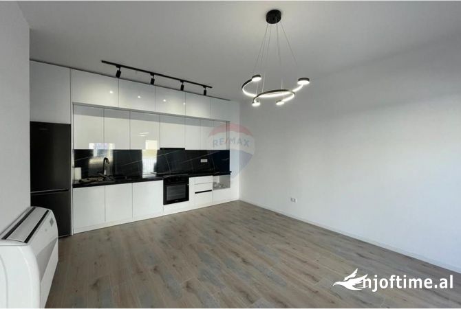 Ambiente Commerciale in Affitto 2+1 a Tirana - 750 Euro