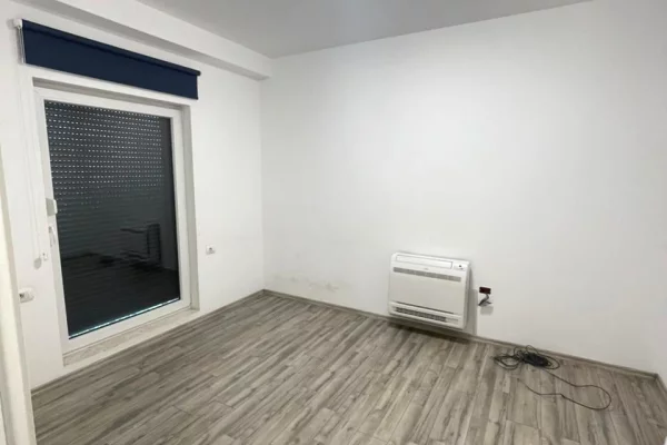 Ambient biznesi me qera 3+1 ne Tirane - 3,000 Euro