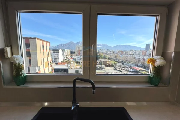 Shitet, Apartament 2+1, Zogu i Zi, Tirane.