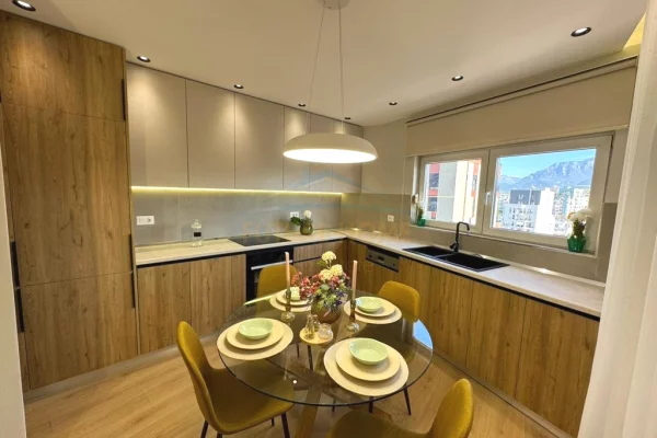 Shtepi ne shitje Apartament ne Tirane, 2+1, Mobilimi E mobiluar, Pagesa 299,000  Euro.