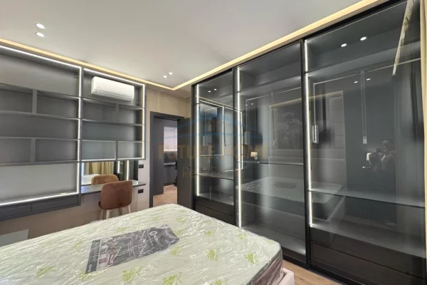 Shtepi me qera Apartament ne Tirane, 1+1, Mobilimi E mobiluar, Pagesa 1,000  Euro.