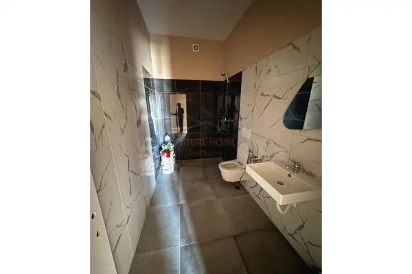 Shtepi ne shitje Apartament ne Tirane, 1+1, Mobilimi Bosh, pa mobiluar, Pagesa 159,000  Euro.