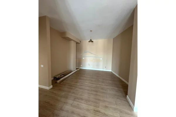 Shtepi ne shitje Apartament ne Tirane, 1+1, Mobilimi Bosh, pa mobiluar, Pagesa 159,000  Euro.