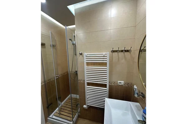 Shtepi me qera Apartament ne Tirane, 3+1, Mobilimi E mobiluar, Pagesa 1,400  Euro.