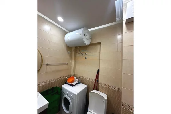 Shtepi me qera Apartament ne Tirane, 3+1, Mobilimi E mobiluar, Pagesa 1,400  Euro.