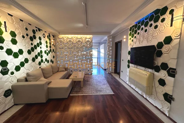 Shtepi ne shitje Apartament ne Tirane, 2+1, Mobilimi E mobiluar, Pagesa 350,000  Euro.