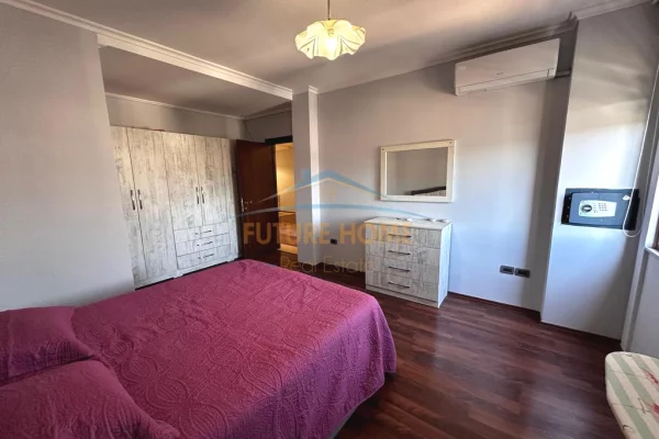 Shtepi ne shitje Apartament ne Tirane, 2+1, Mobilimi E mobiluar, Pagesa 350,000  Euro.