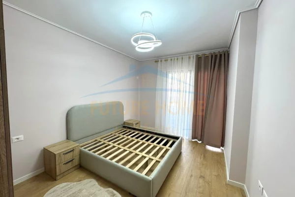 Shtepi ne shitje Apartament ne Tirane, 2+1, Mobilimi E mobiluar, Pagesa 182,000  Euro.