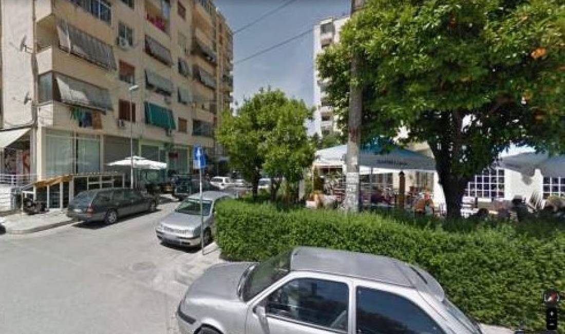 JEPET DYQAN ME QERA 30M2 350 EURO RRUGA E KAVAJES