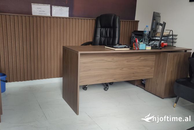 Business Property for Rent 1+1 in Tirana - 400 Euro