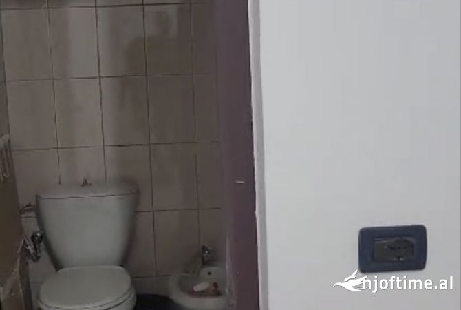 JEPET ME QERA DYQAN 85M2 1000 EURO STACIONI I TRENIT