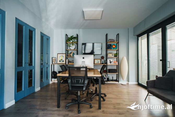 Ambiente Commerciale in Affitto 3+1 a Tirana - 60,000 Leke