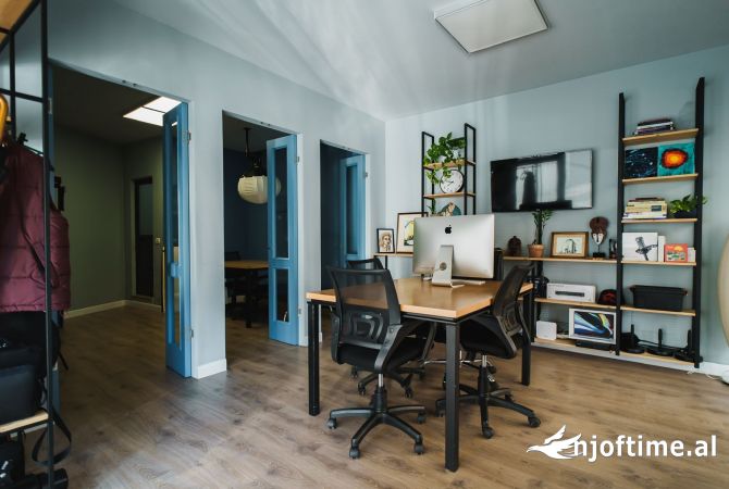 Ambiente Commerciale in Affitto 3+1 a Tirana - 60,000 Leke