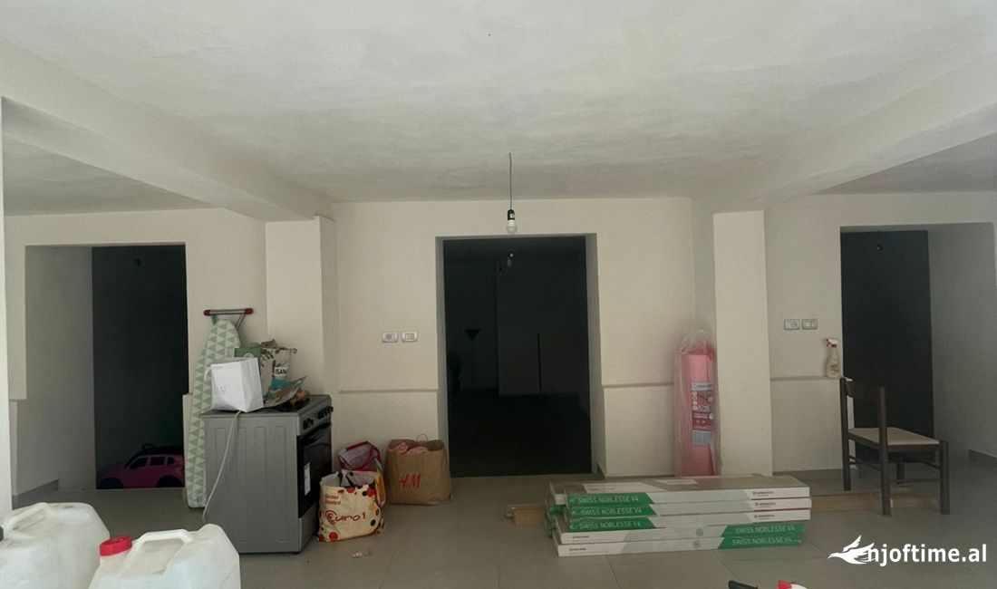 JEPET ME QERA AMBJENT 120 M2 1200 EURO TAJVANI