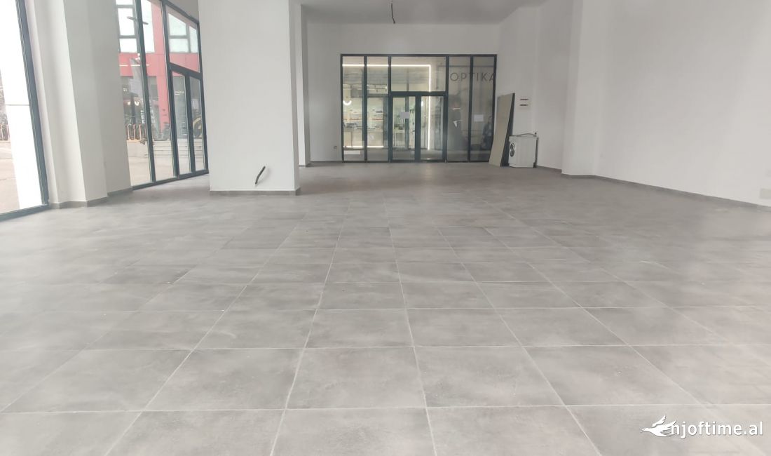 JEPET ME QERA AMBJENT BIZNESI 562M2 5000 EURO FARMACIA 10