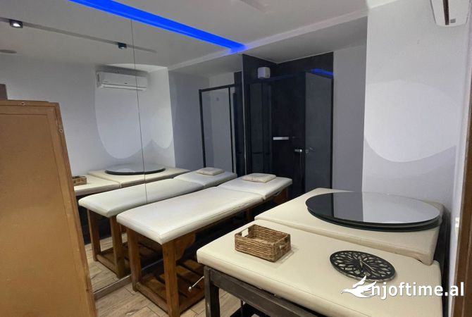 Ambiente Commerciale in Affitto 3+1 a Tirana - 1,500 Euro