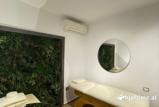 Ambiente Commerciale in Affitto 3+1 a Tirana - 1,500 Euro