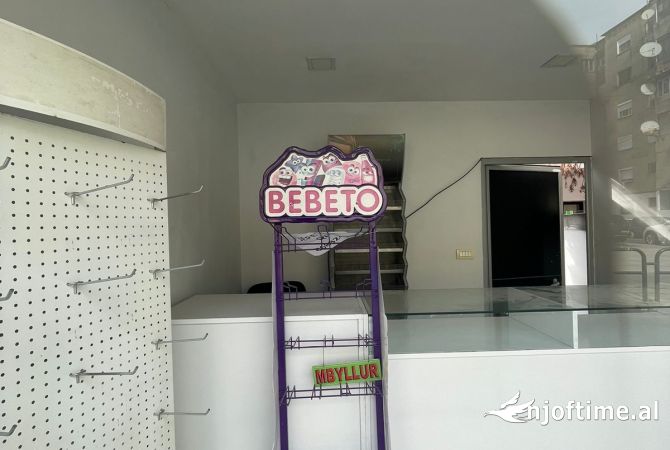 Ambiente Commerciale in Affitto 1+1 a Tirana - 250 Euro