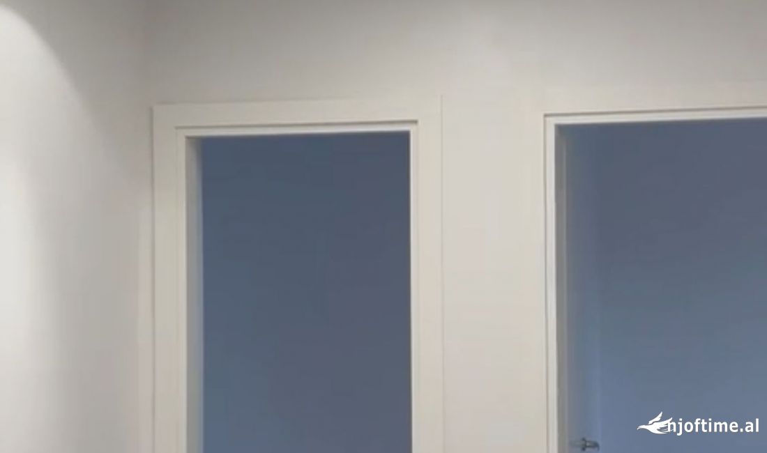 JEPET ME QERA  ZYRE 55M2 500 EURO XHAMLLIKU