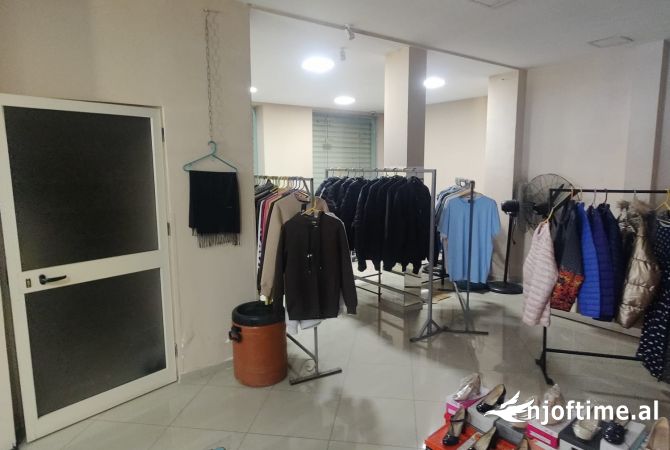 Ambiente Commerciale in Affitto 3+1 a Tirana - 3,000 Euro