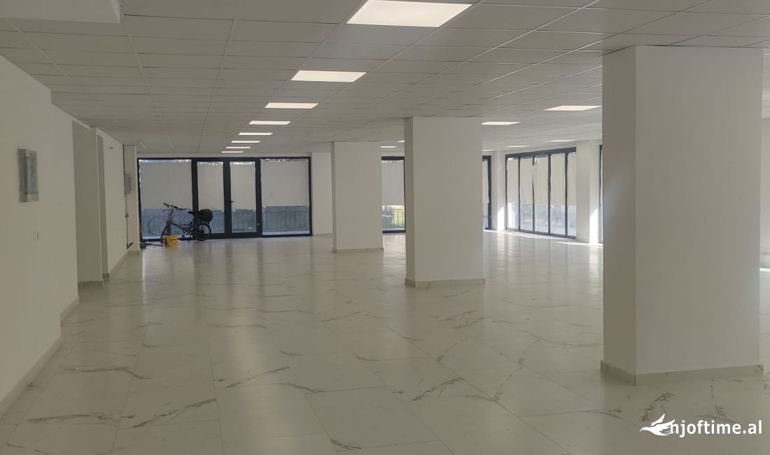 JEPET ME QERA ZYRE 1000M2 8000 EURO RRUGA E DIBRES