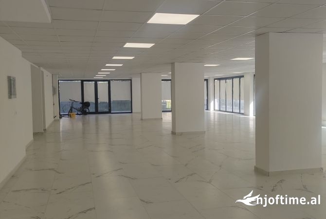 JEPET ME QERA ZYRE 1000M2 8000 EURO RRUGA E DIBRES