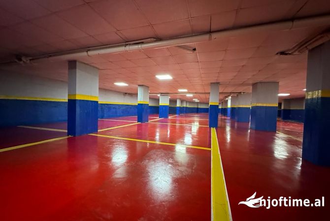 JEPET ME QERA  AMBJENT LAVAZH-PARKIM-SERVIS 600M2 3000 EURO RRUGA ELBASANIT DOWNTOWN
