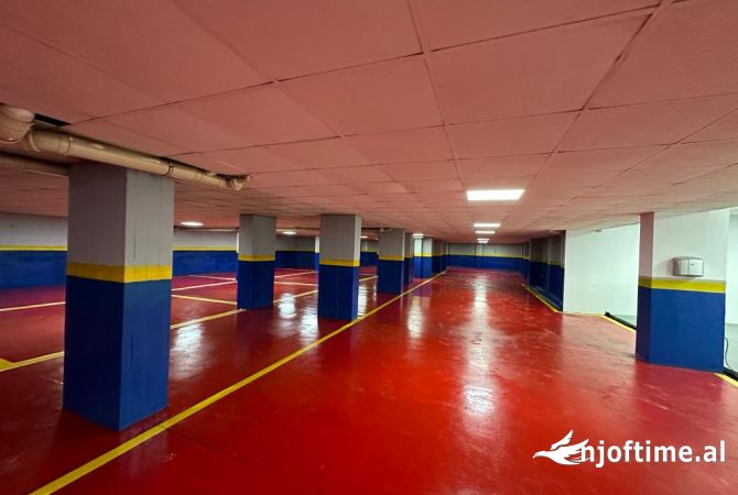 JEPET ME QERA  AMBJENT LAVAZH-PARKIM-SERVIS 600M2 3000 EURO RRUGA ELBASANIT DOWNTOWN