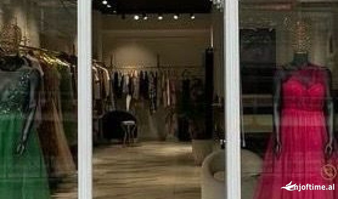 SHITET DYQAN BUZE RRUGE 70M2 200000 EURO KRISTAL CENTER