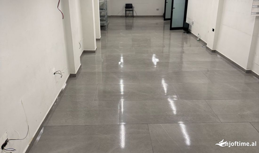 JEPET ME QERA AMBJENT BIZNESI 100M2 1000 EURO ZOGU I ZI