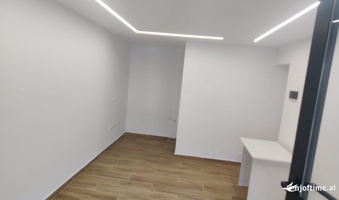 JEPET ME QERA DYQAN 20M2 500 EURO BULEVARDI MIGJENI