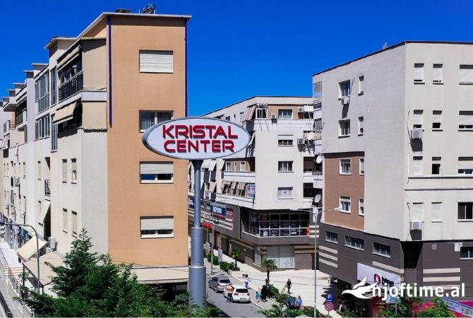 JEPET ME QERA SYQAN 205M2 3000 EURO BUZE RRUGE KRISTAL CENTER